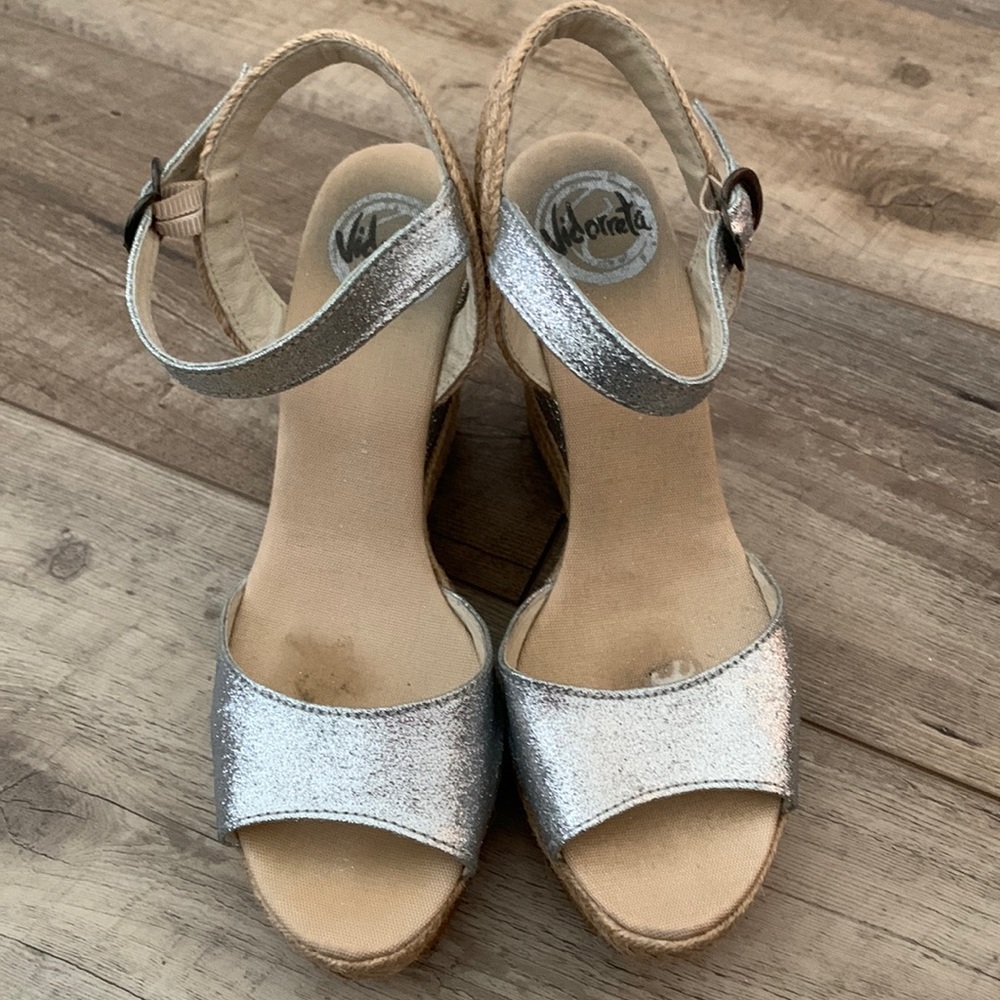 Vidorreta wedge sandals, silver and jute wrap, peep toe, size 38(7.5).